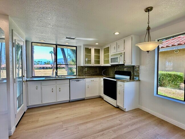 Building Photo - 417 Sierra Madre N