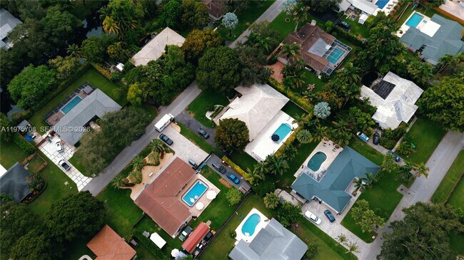 Building Photo - 16550 SW 77th Ct