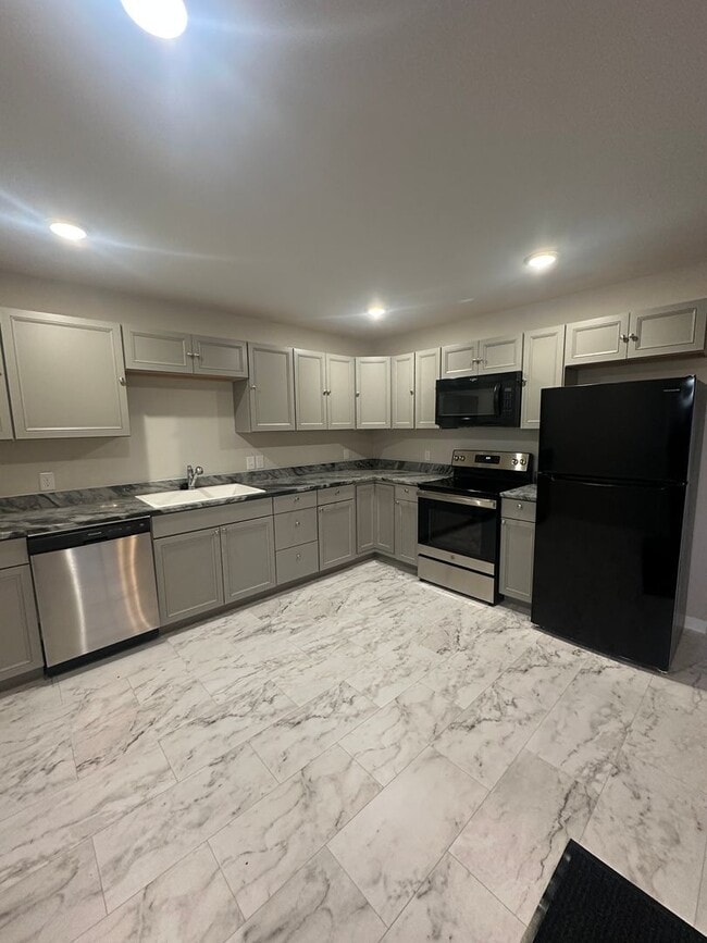 Building Photo - Brand New & Adorable 2 Bedroom, 2 Bathroom Unit in Saint Anthony! ($200 OFF OF FIRST MONTHS RENT!!!)