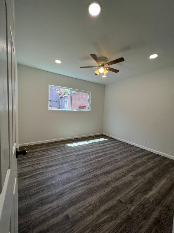 Building Photo - 2333 S Mansfield Ave