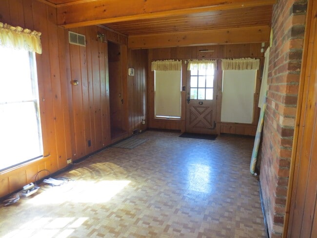 Building Photo - 522 E Atherton Rd