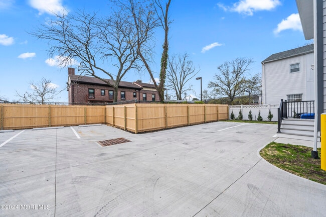 Building Photo - 912 Cookman Ave