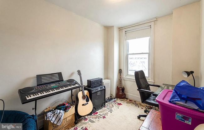 Building Photo - Spacious 4BR Home Steps from Frankford Ave | Private Patio + Tons of Natural Light