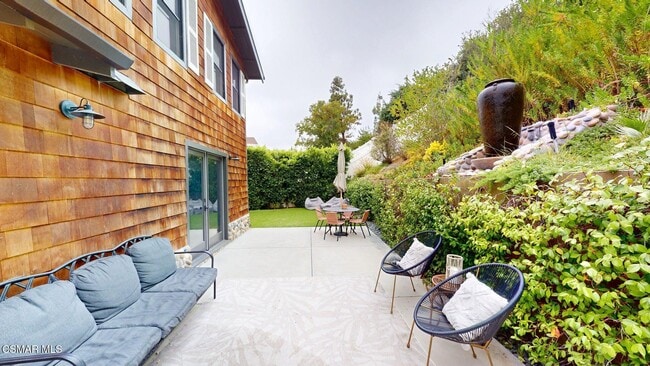Building Photo - 30621 Sandtrap Dr