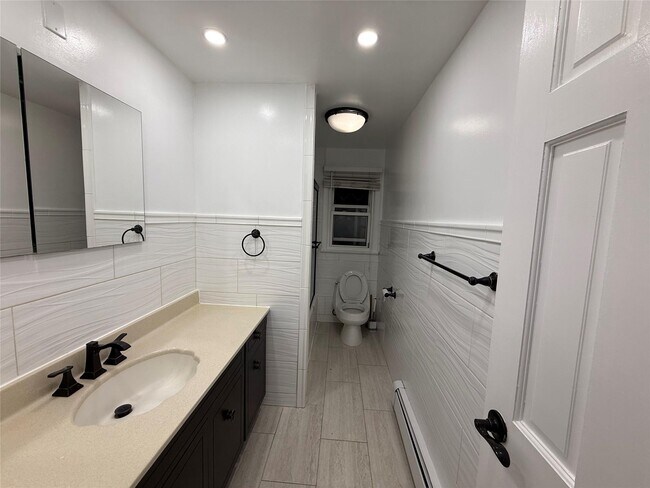 Building Photo - 86-14 235th Ct