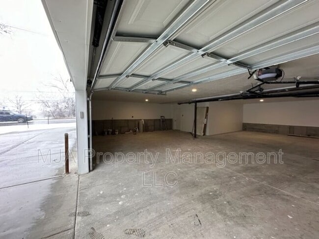 Building Photo - 500 East Fort Union Blvd