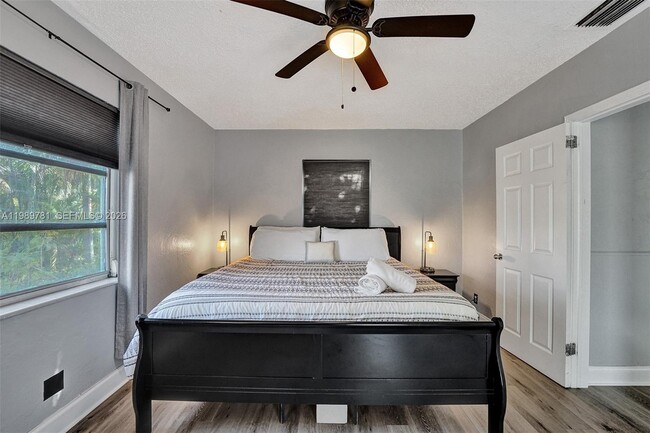 Building Photo - 529 NW 8th St