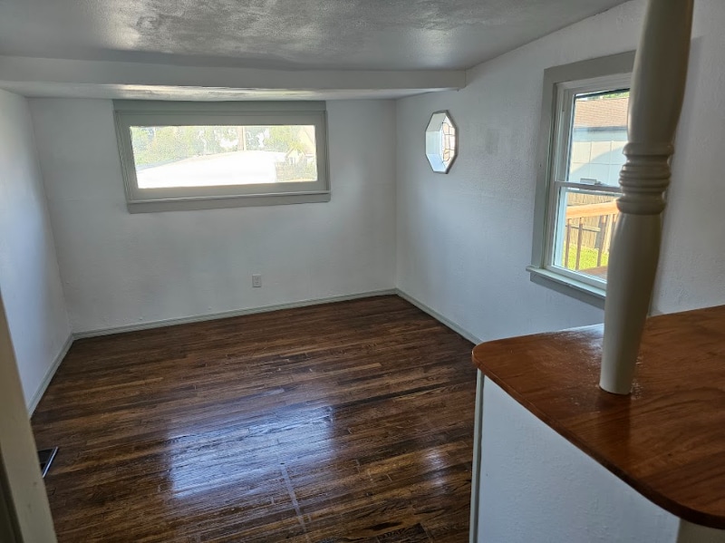 Building Photo - 1014 11th Ave N