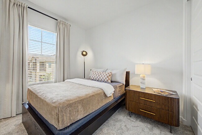 Building Photo - Live the Hawes Crossing Lifestyle – Pool, Pickleball & More! Internet included in the rent!
