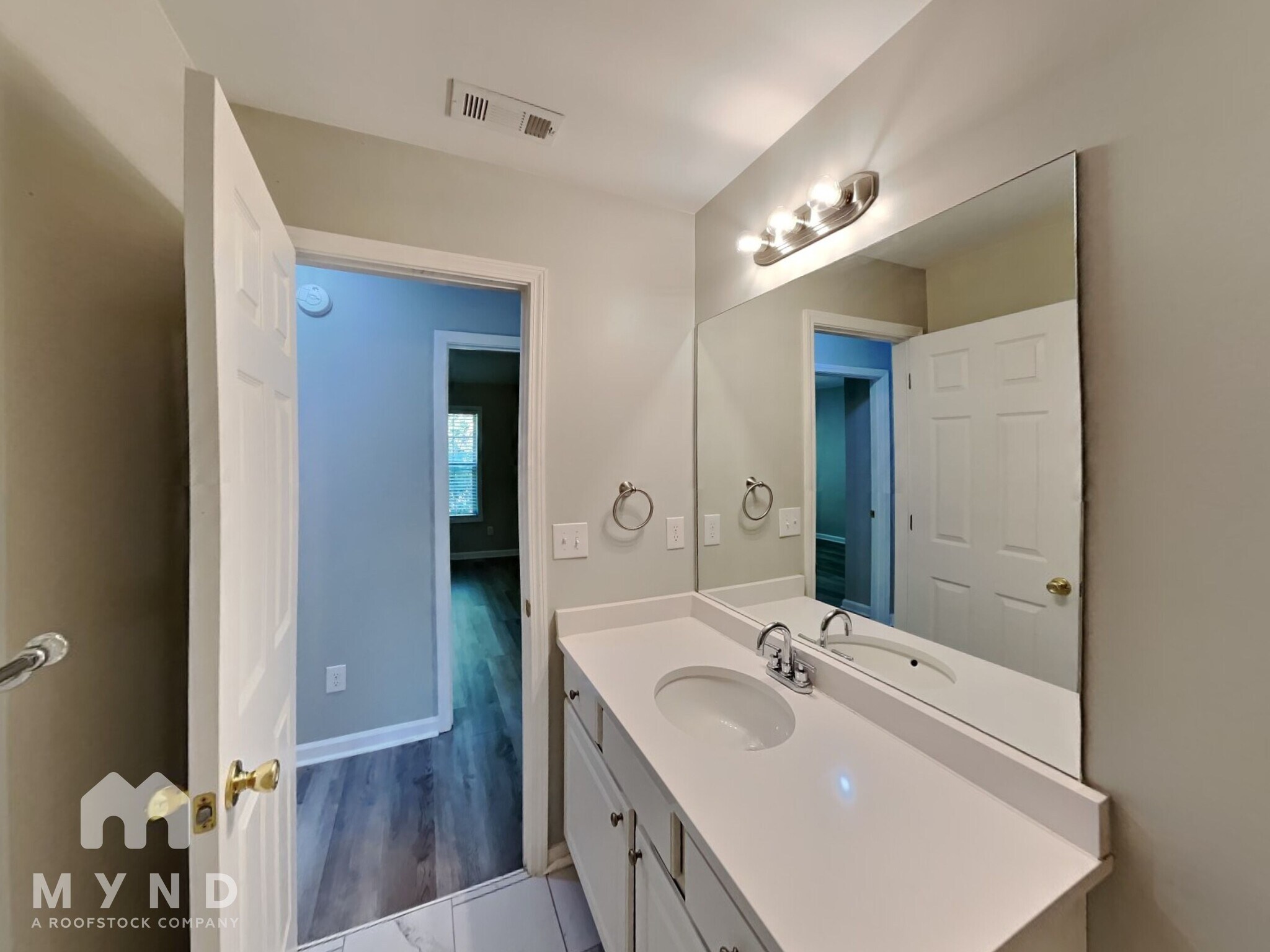 Building Photo - 1557 Silver Ridge Dr SW