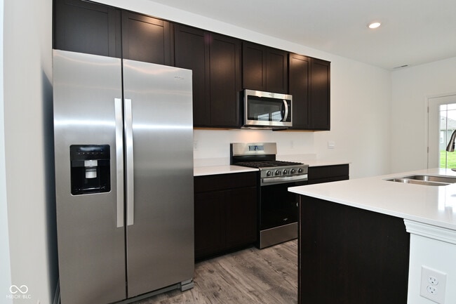 Building Photo - 6296 Wasco Dr