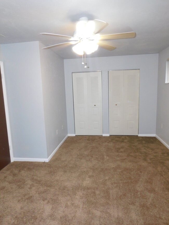 Building Photo - Spacious 2/2 Townhouse in Marchwood!