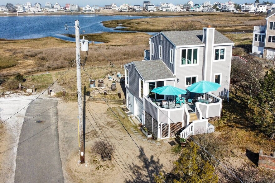 Building Photo - 6 Ivy Ln