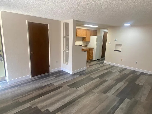 Building Photo - 3300 S Clarkson St