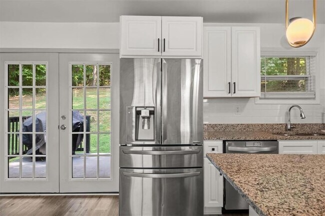 Building Photo - 5300 Binford Pl SW