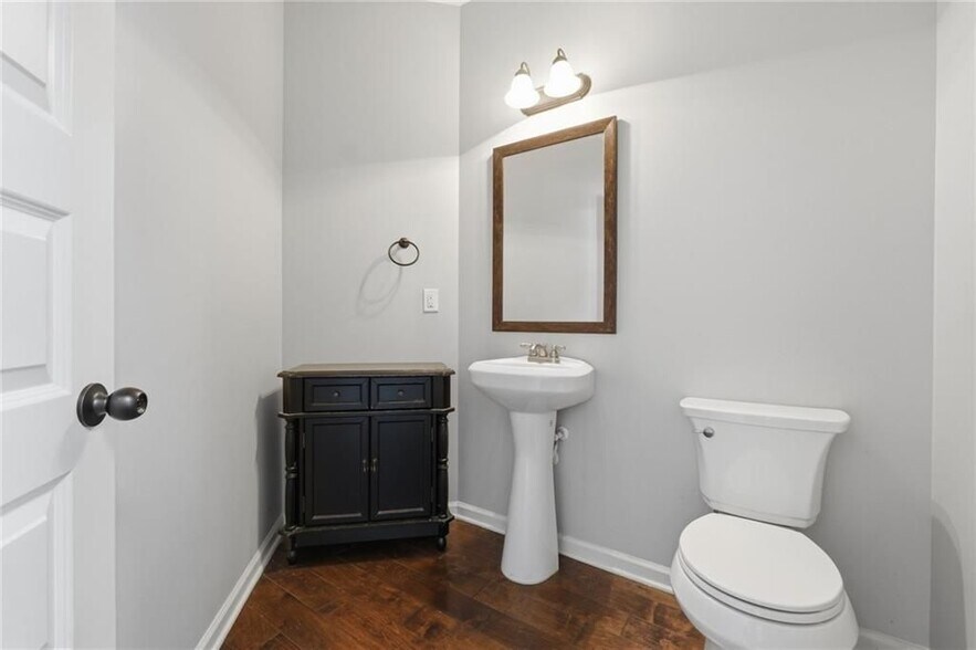 Building Photo - 523 Besra Dr