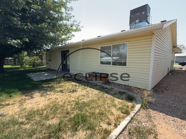 Building Photo - 560 Huntington Point Ln