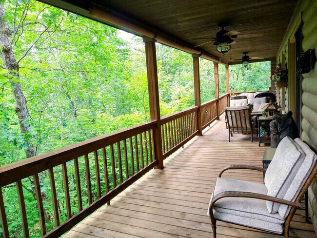 Building Photo - 386 Arbor Dr