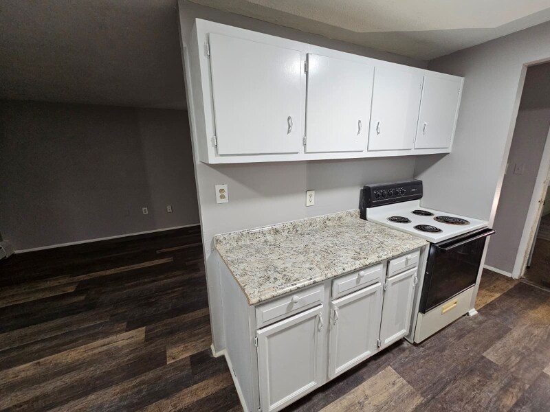 Building Photo - 13540 Superior Rd