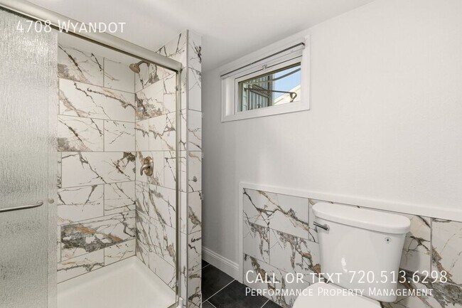 Building Photo - 4708 Wyandot St