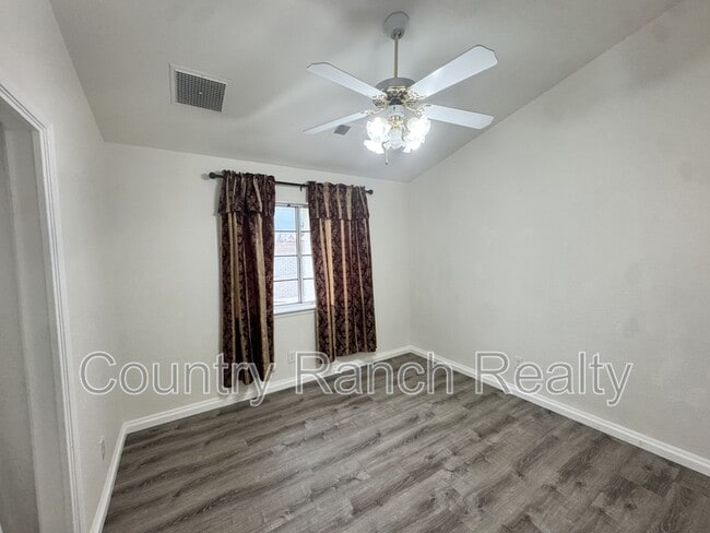 Building Photo - 2184 Emerald River Cir