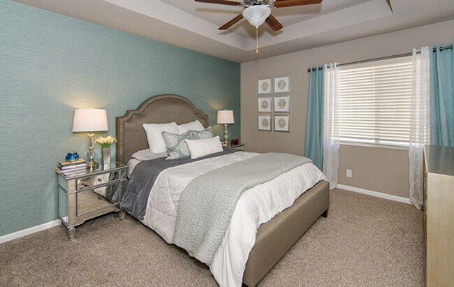 Building Photo - AVAILABLE NOW!