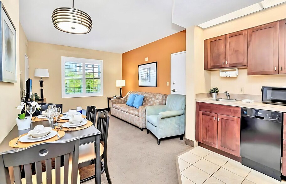 Building Photo - 7601-7601 Canada Ave