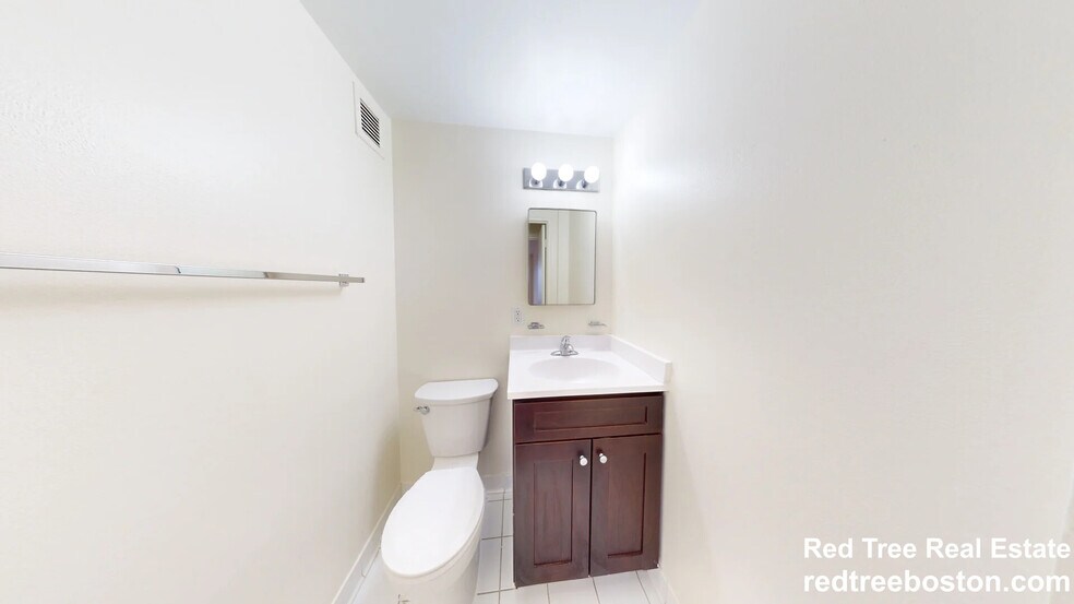 Building Photo - 185 Freeman St