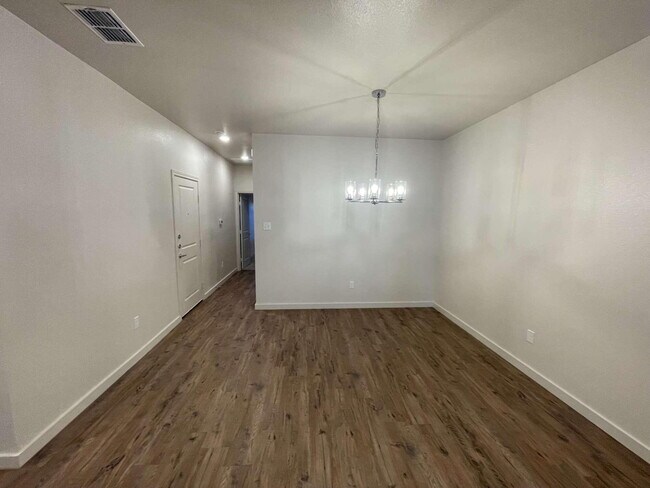 Building Photo - 10906 Abbeville Ave