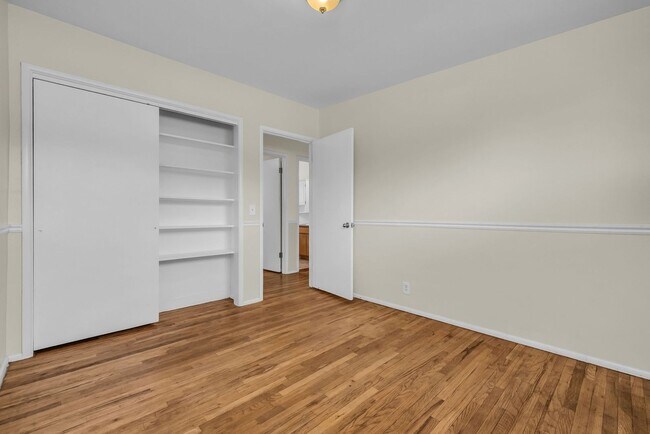 Building Photo - Cottonwood Heights