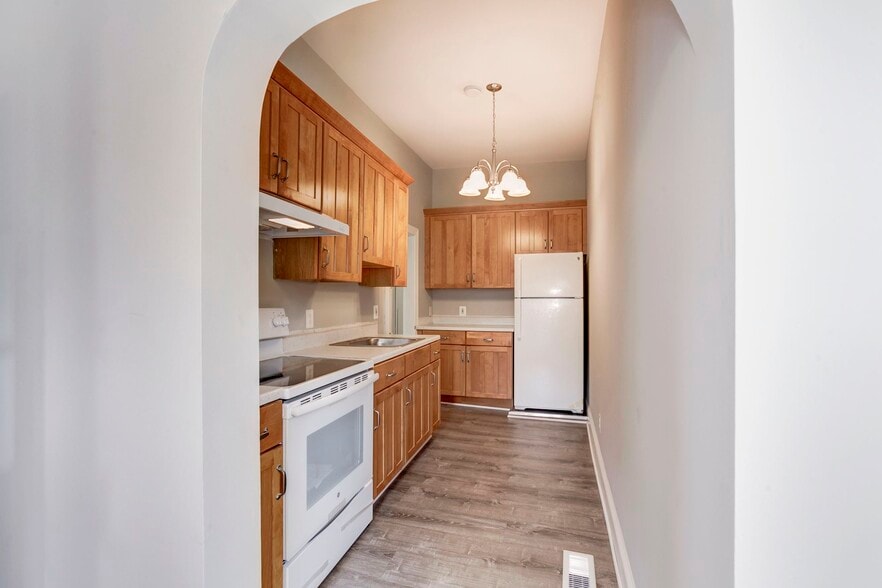 Building Photo - 212 W Montgomery Ave