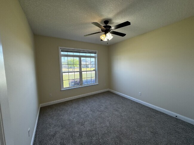 Building Photo - House for Rent