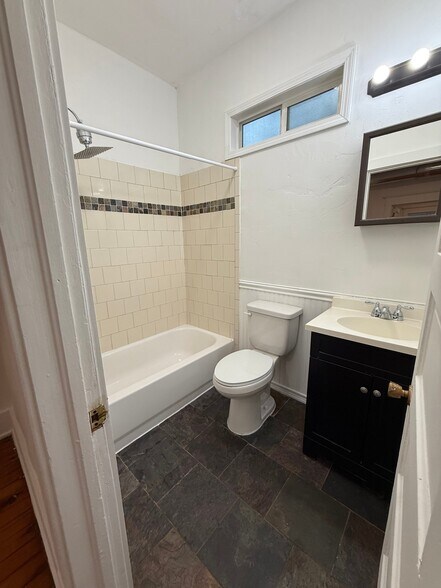 Building Photo - 308 E Callender St