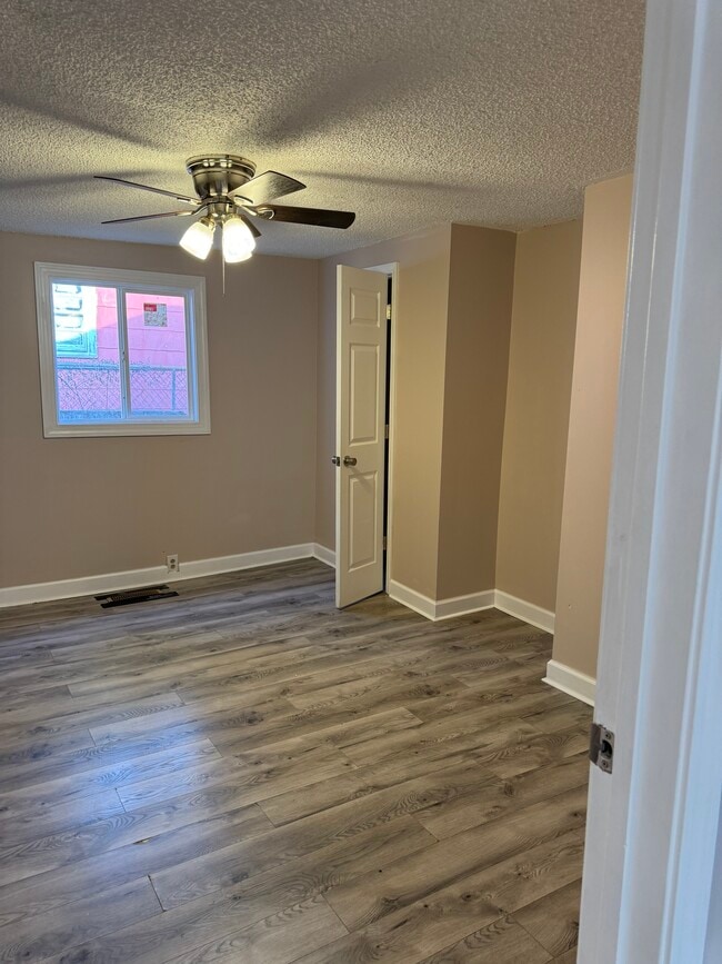 Building Photo - 1321 Brookside Ave