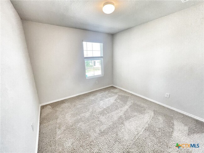 Building Photo - 940 Chachalaca Ct