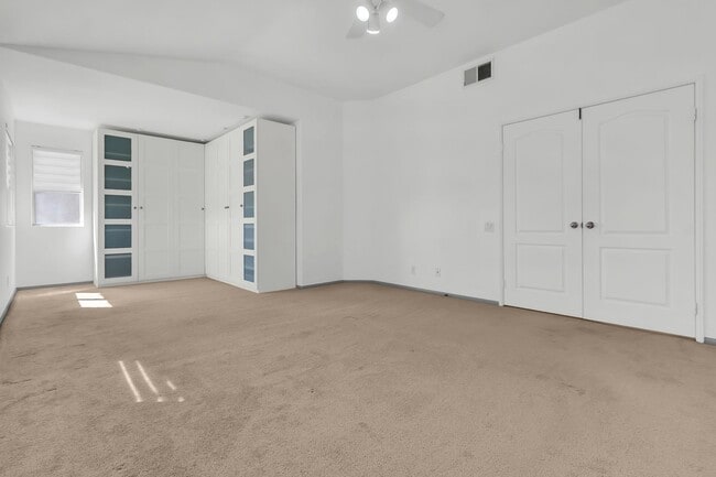 Building Photo - 5764 Kylie Ave