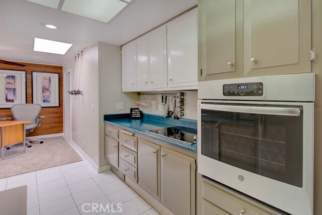 Building Photo - 315 Avenida Castilla