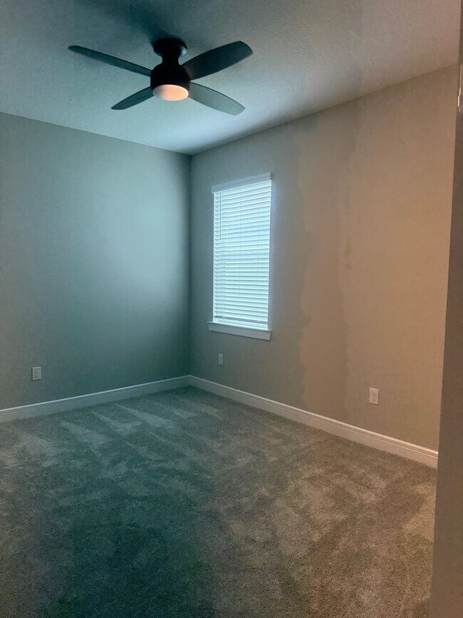 Building Photo - Lakeview Living with Bonus Flex Space & Resort-Style Amenities