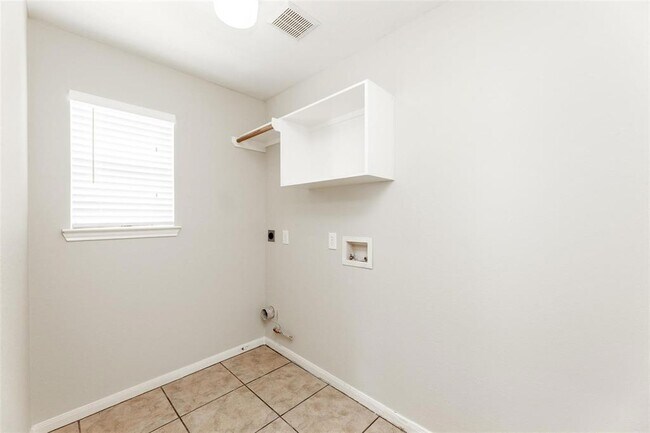 Building Photo - 4615 Plantation Colony Dr