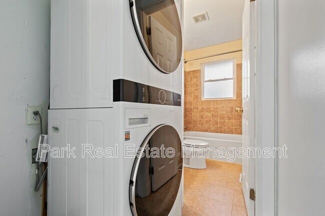 Building Photo - 2907 Beechwood Dr