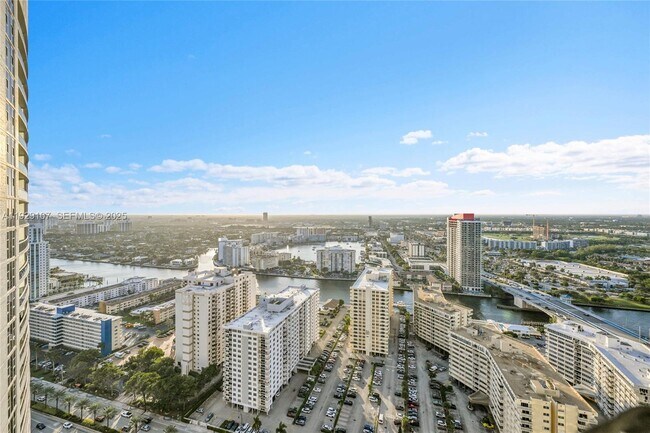 Building Photo - 1830 S Ocean Dr