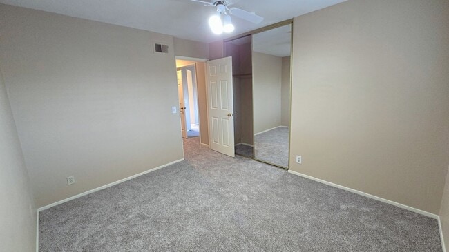 Building Photo - Charming Tustin Haven Available in October!