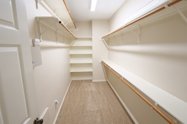 Building Photo - 22719 Sierra Lake Ct