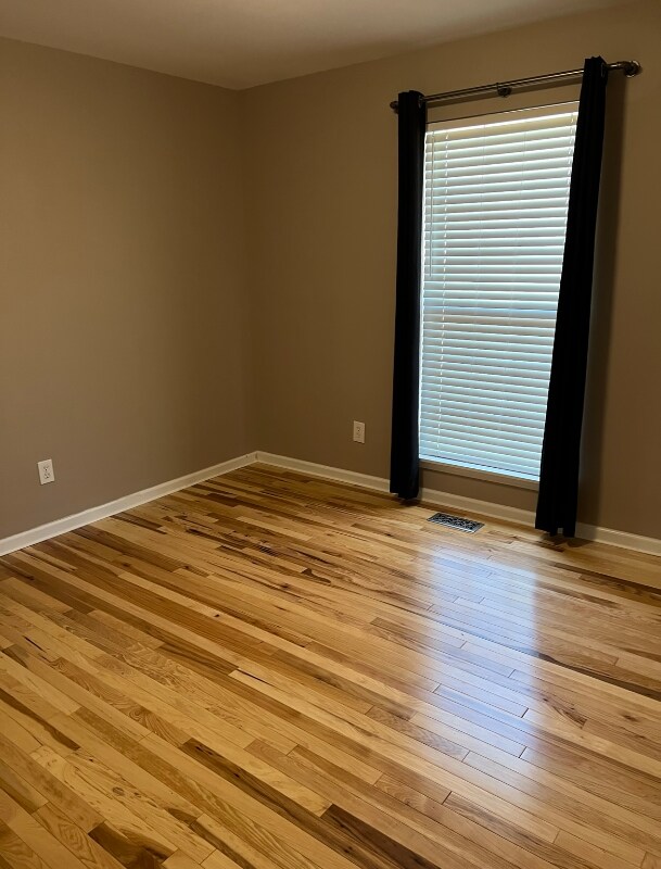 Building Photo - 305 Alexis St