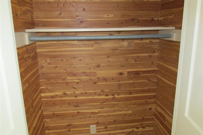 Building Photo - 800 San Antonio St