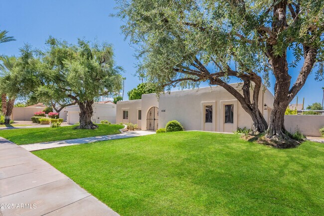 Building Photo - 8338 E San Rafael Dr