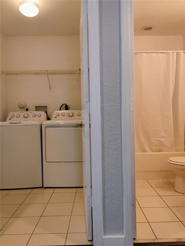 Building Photo - 1115 Lucaya Dr