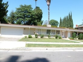 Building Photo - 4541 Collett Ave