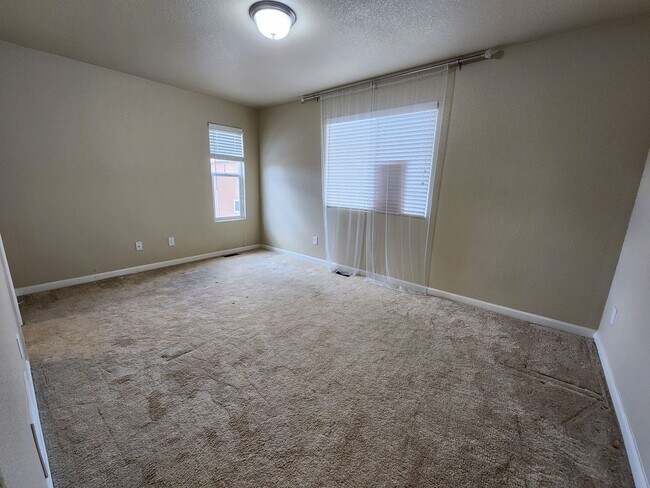 Building Photo - Quiet 2 bed 3 bath home in the 80923 area!!