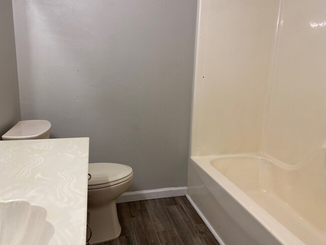 Building Photo - 51 Chatwood Cv